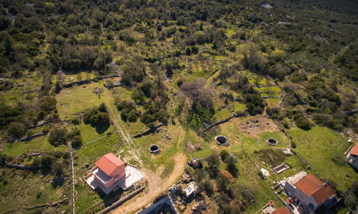 Pogled na bunare Petrovače iz zraka